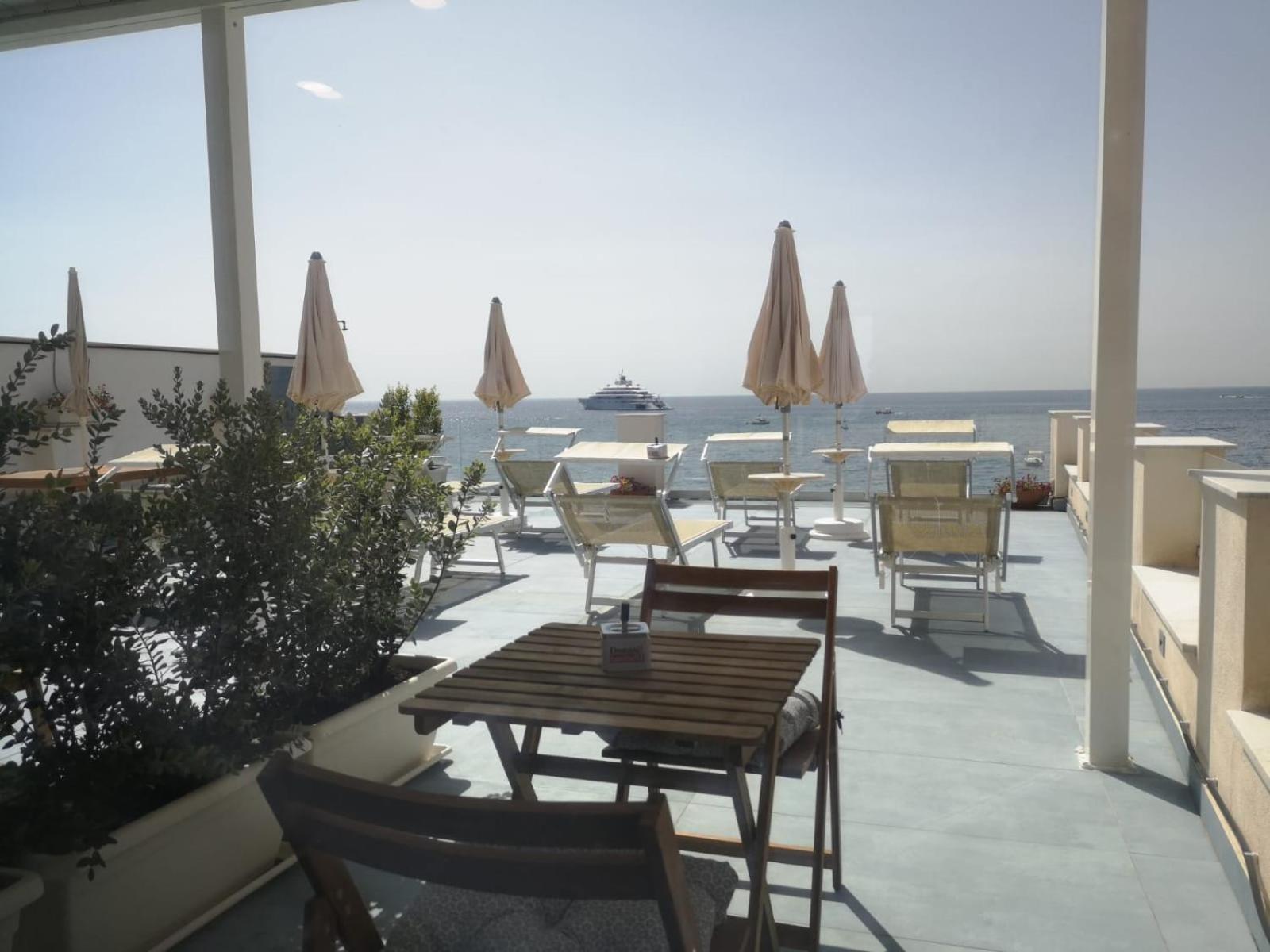 Tulla'S Hotel Giardini-Naxos Kültér fotó
